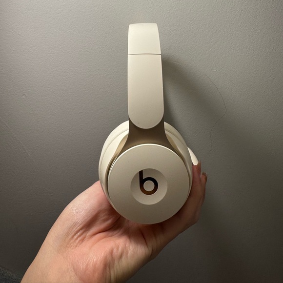 Beats solo pro - Picture 4 of 8